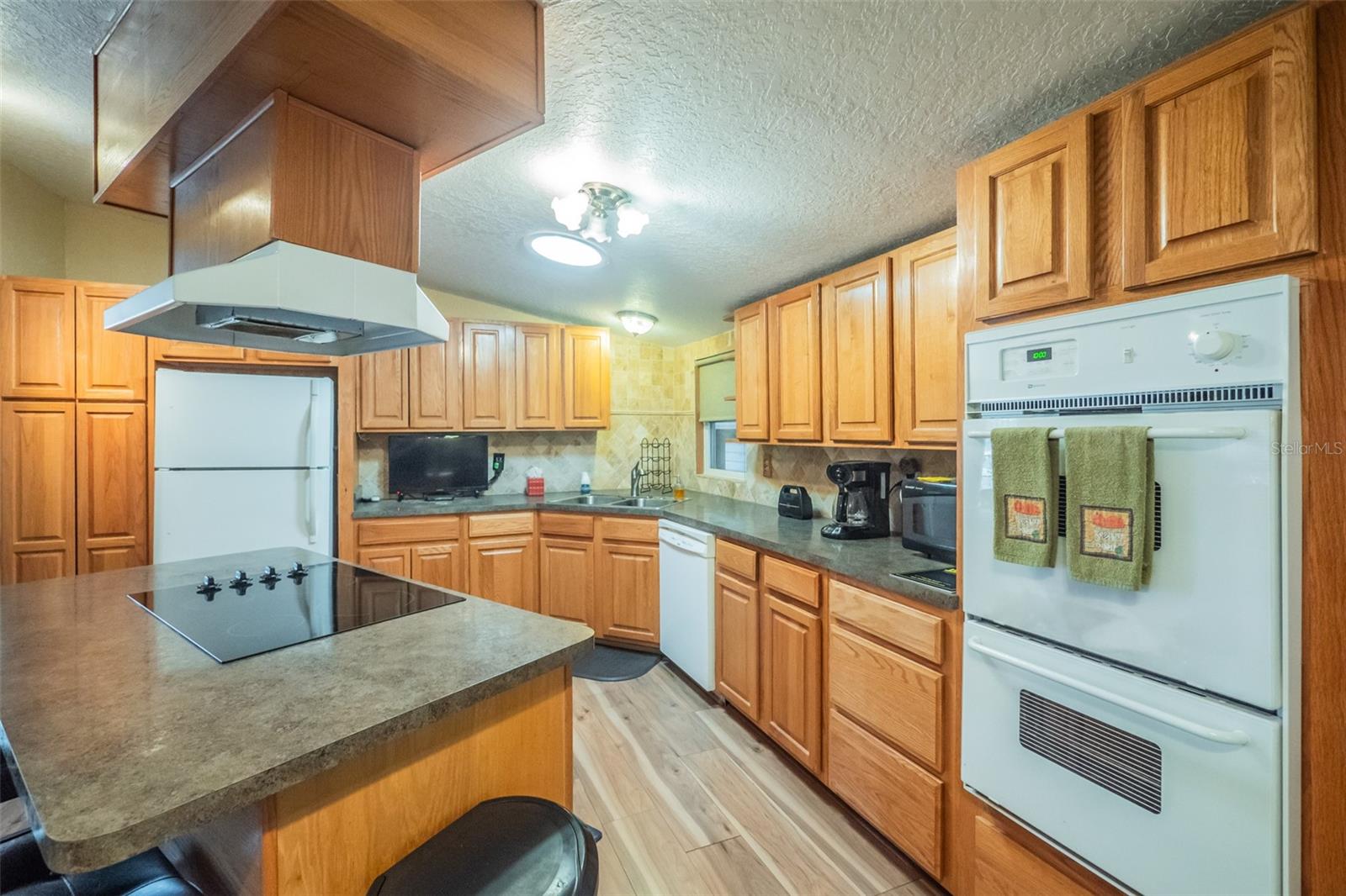 WESTERN SHORES 2ND ADD - Residential