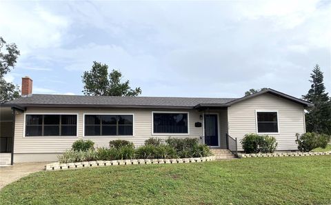 A home in LAKELAND