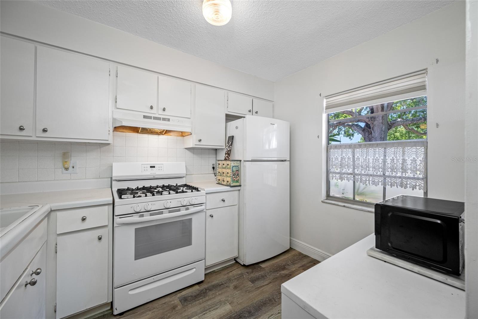 MISSION HILLS CONDO - Residential