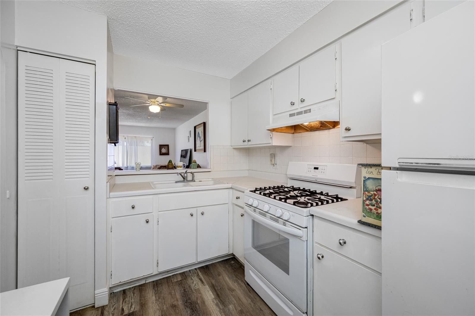 MISSION HILLS CONDO - Residential