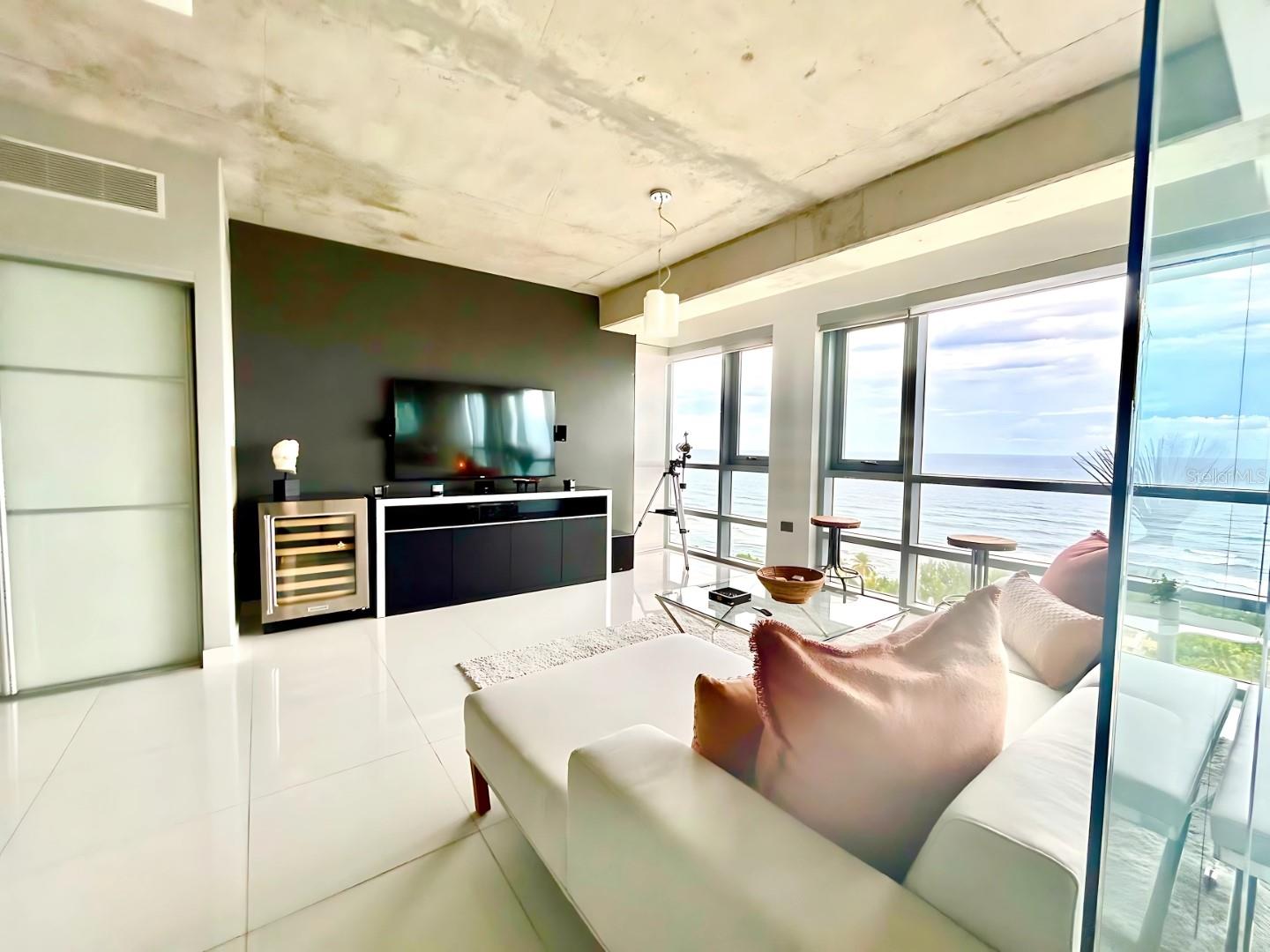 ATLANTIS CONDOMINIUM - Residential