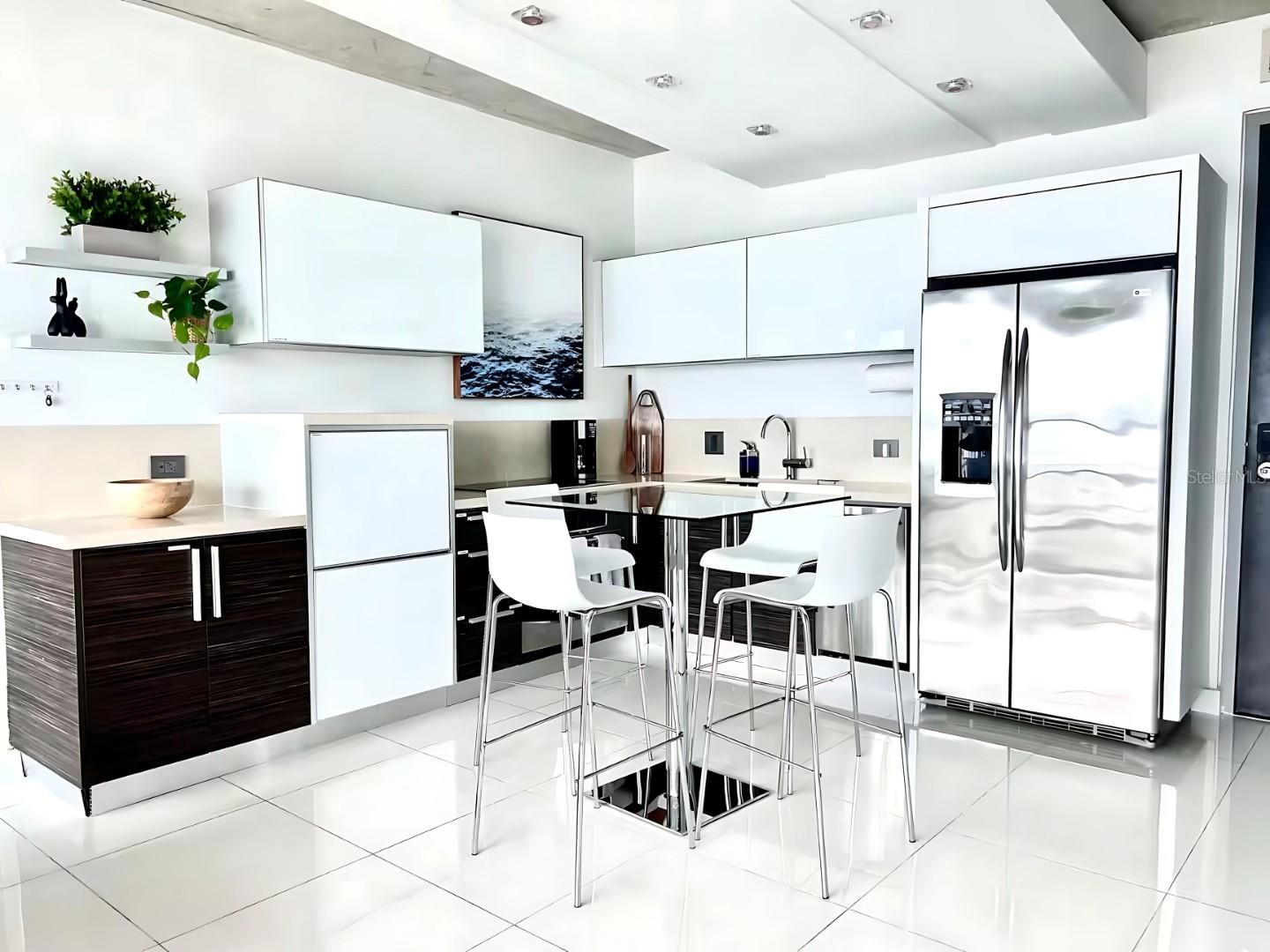 ATLANTIS CONDOMINIUM - Residential