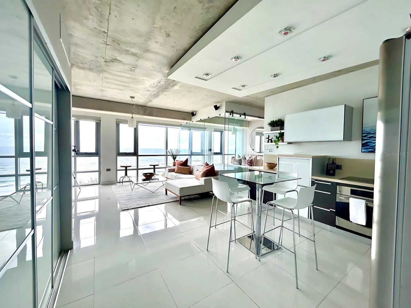 ATLANTIS CONDOMINIUM - Residential