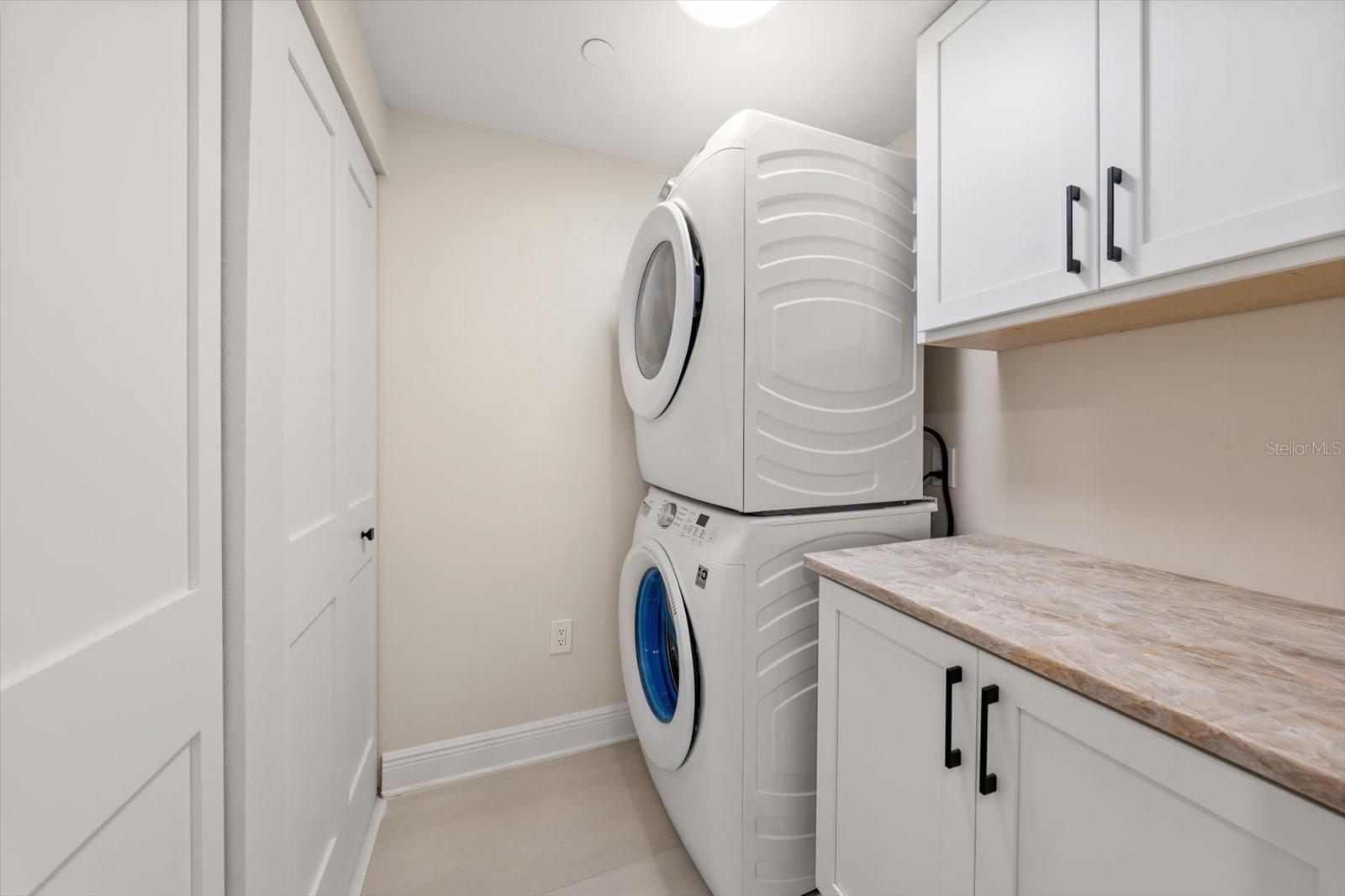 GRANDE ON SAND KEY - Residential