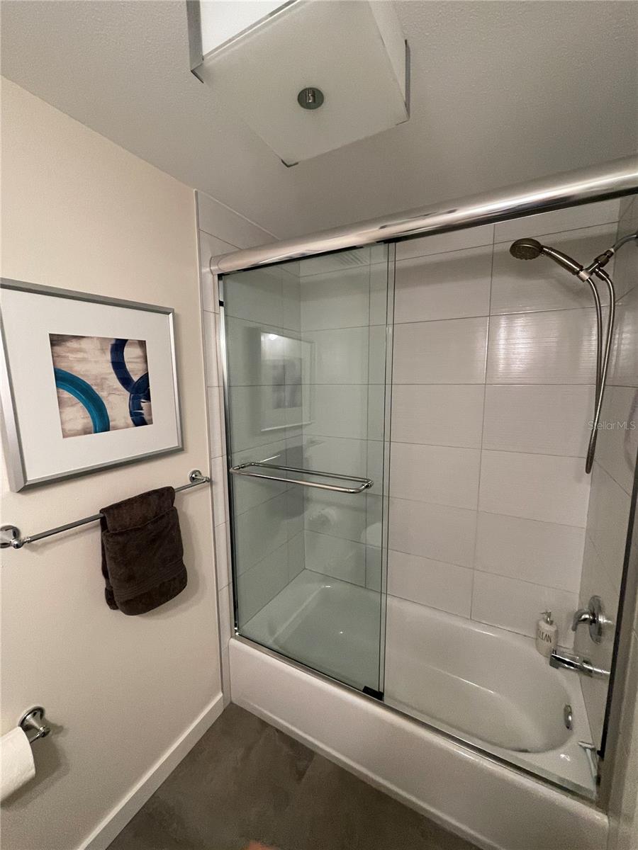 BIRD KEY SUB - Residential Lease