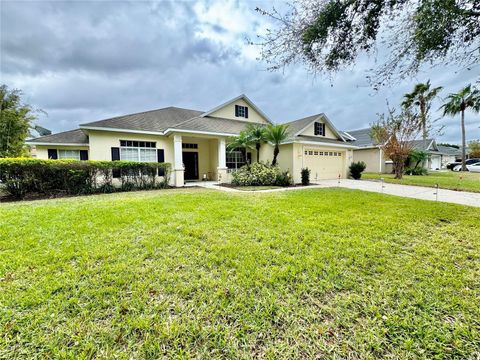 A home in AUBURNDALE