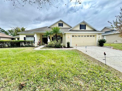 A home in AUBURNDALE