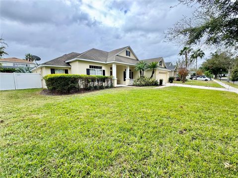 A home in AUBURNDALE