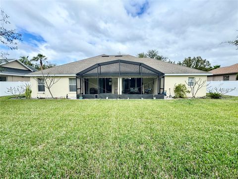 A home in AUBURNDALE