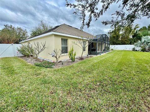 A home in AUBURNDALE