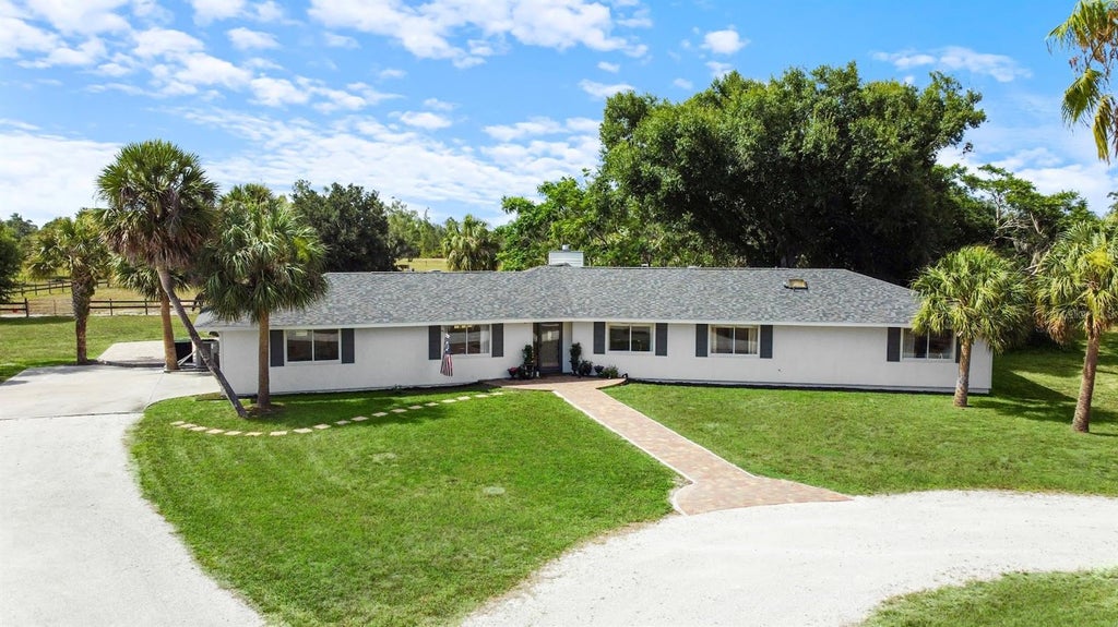 Photo of 5240 Myakka Valley Trail, Sarasota, FL 34241 (MLS # A4696680)