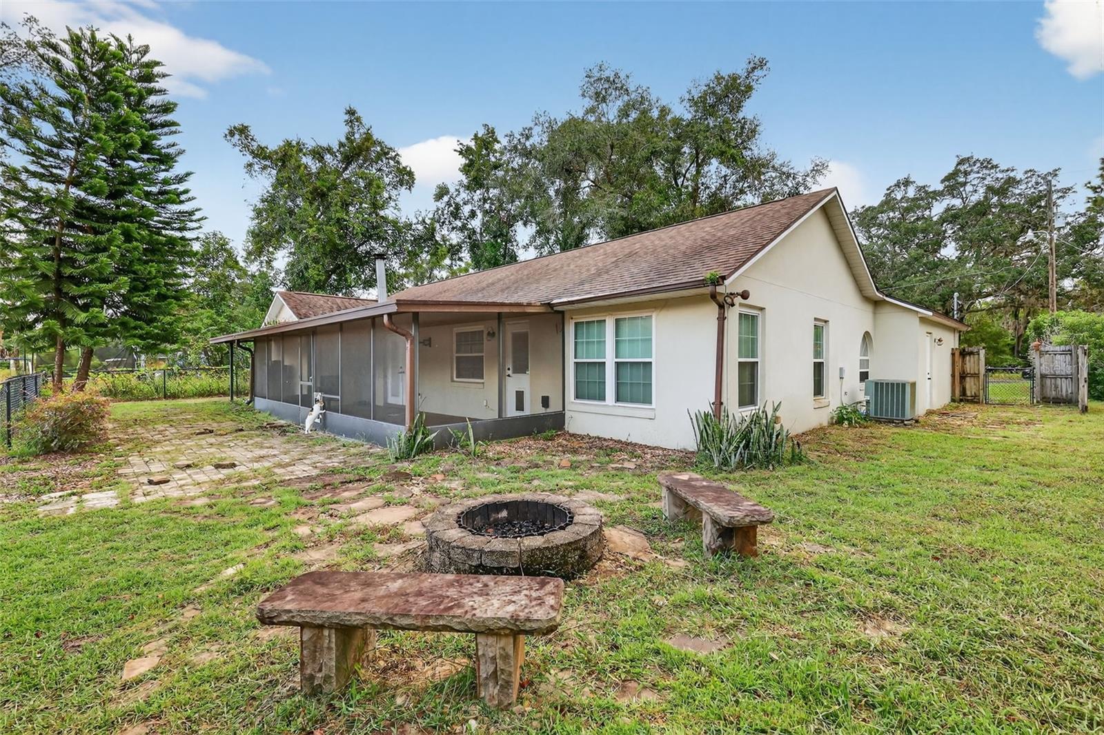 EAST UMATILLA - Residential