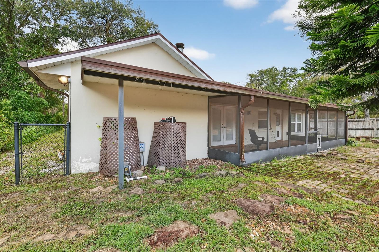 EAST UMATILLA - Residential