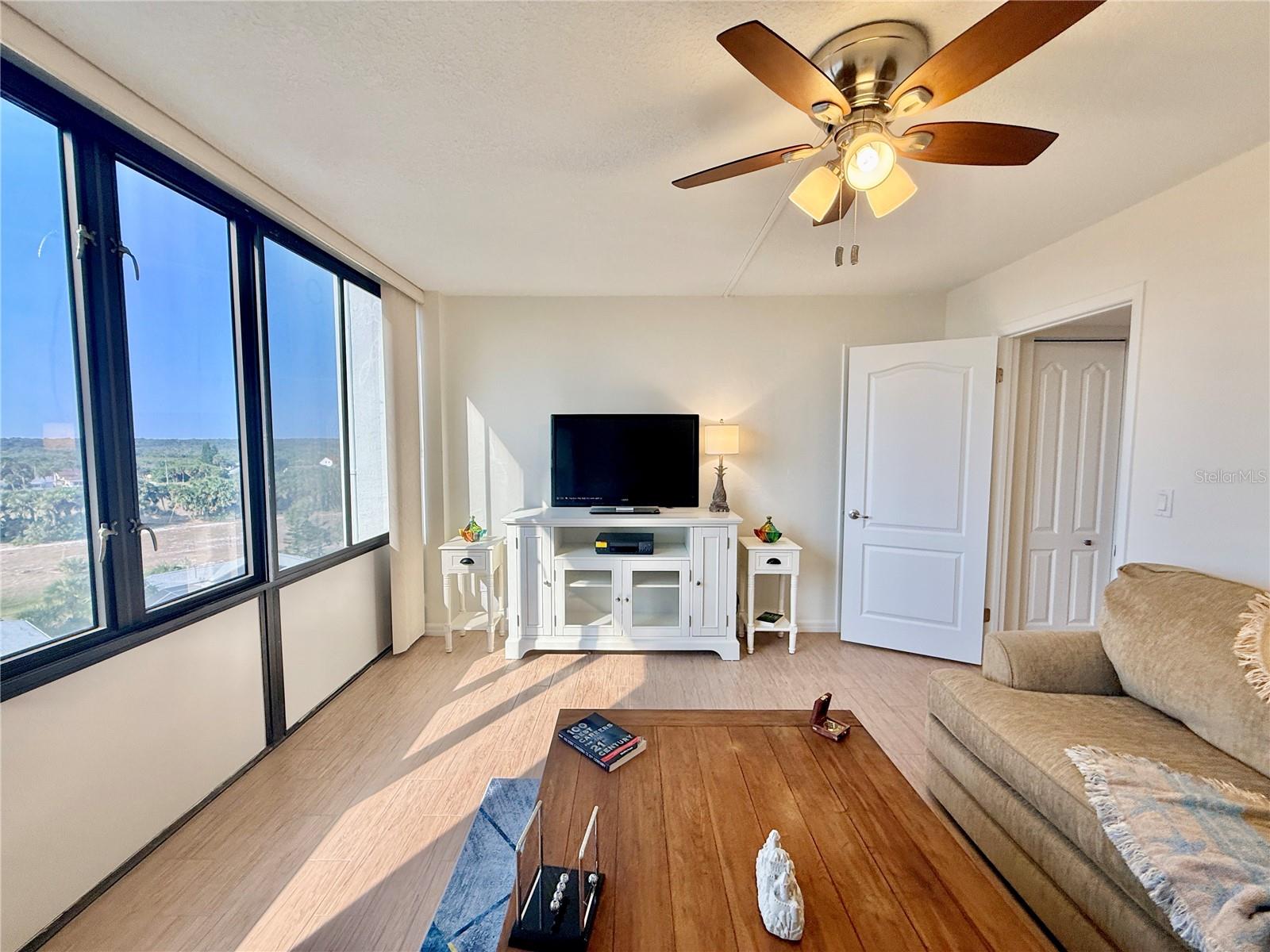 NAUTILUS CONDO - Residential