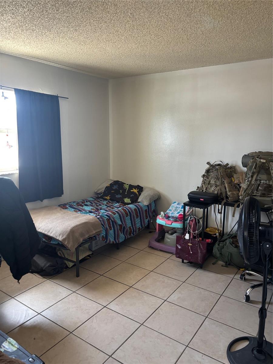 ACREAGE & UNREC - Residential Income