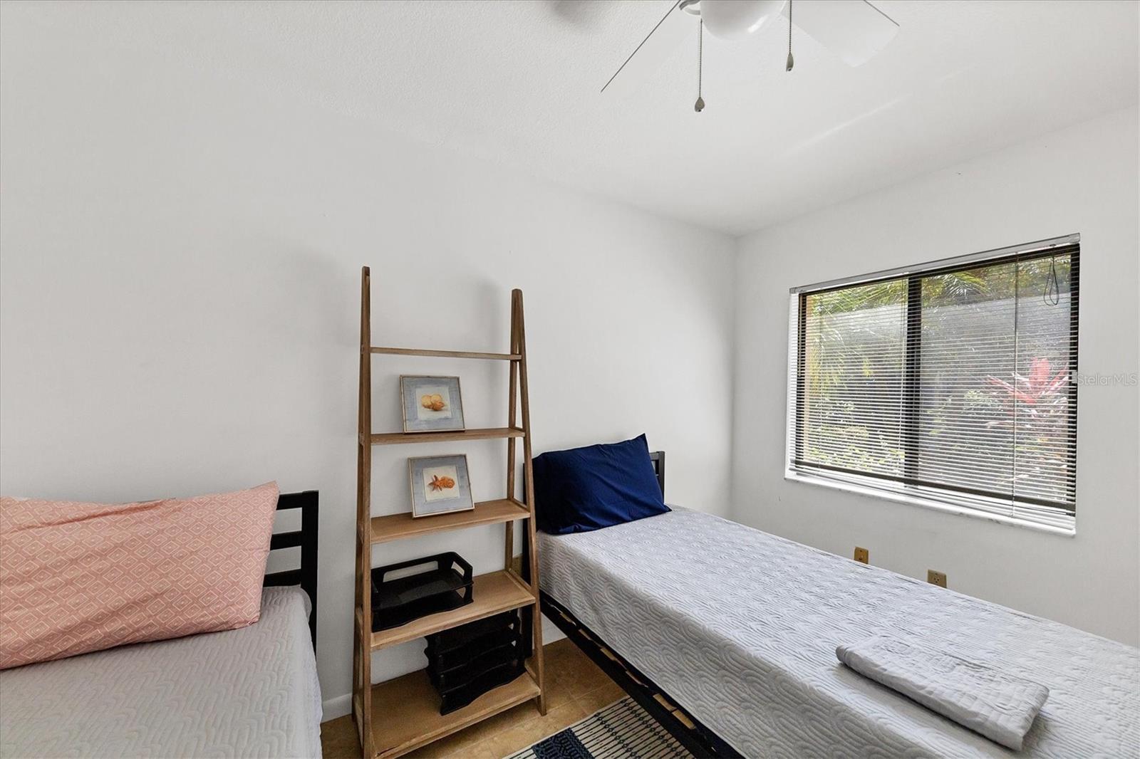 ASHTON LAKES 01 & 02 - Residential Lease