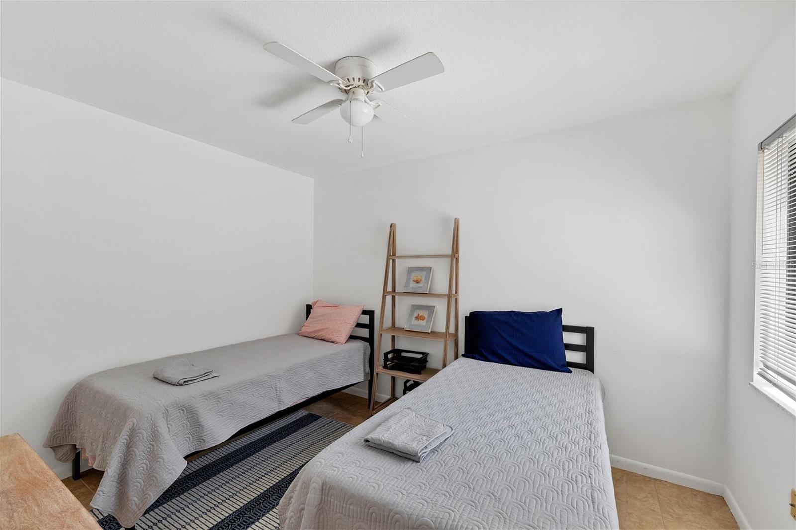 ASHTON LAKES 01 & 02 - Residential Lease