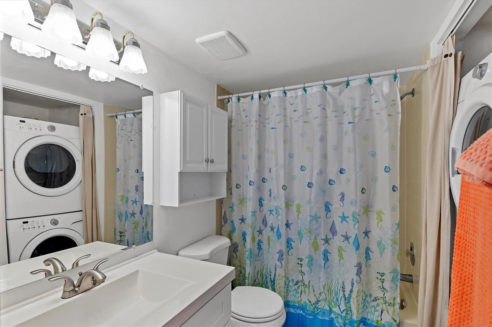 ASHTON LAKES 01 & 02 - Residential Lease