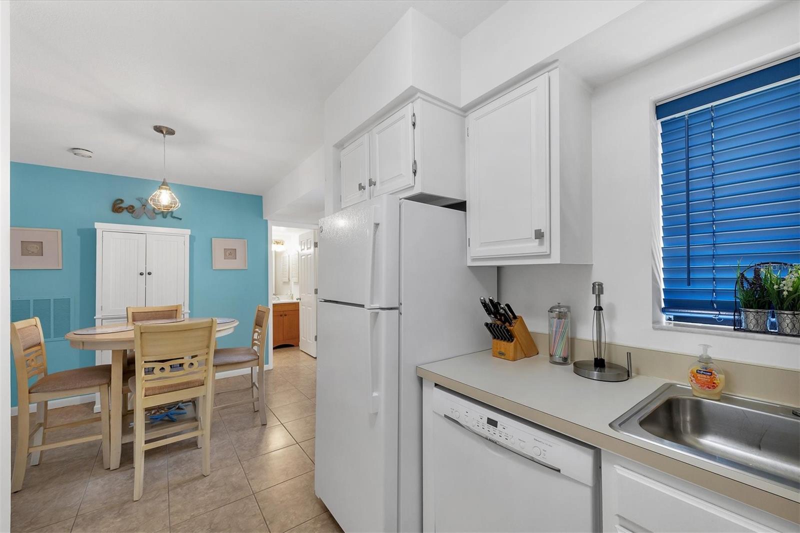 ASHTON LAKES 01 & 02 - Residential Lease