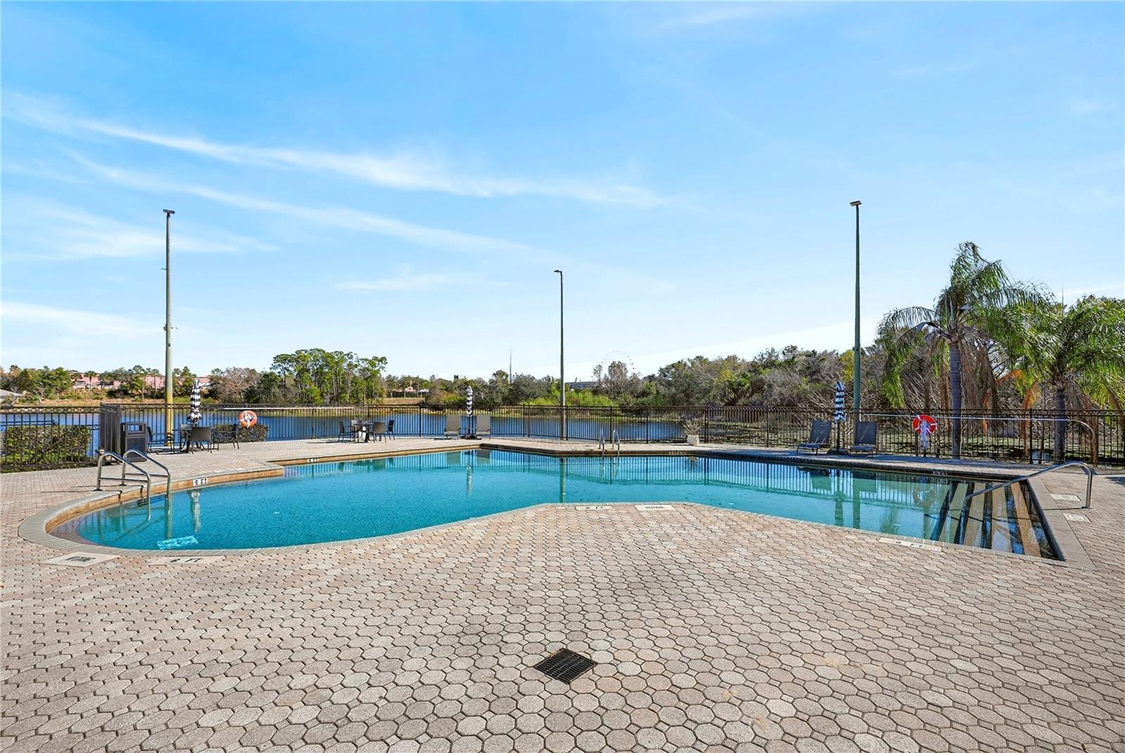 SANDLAKE PRIVATE RESIDENCES CONDO - Residential