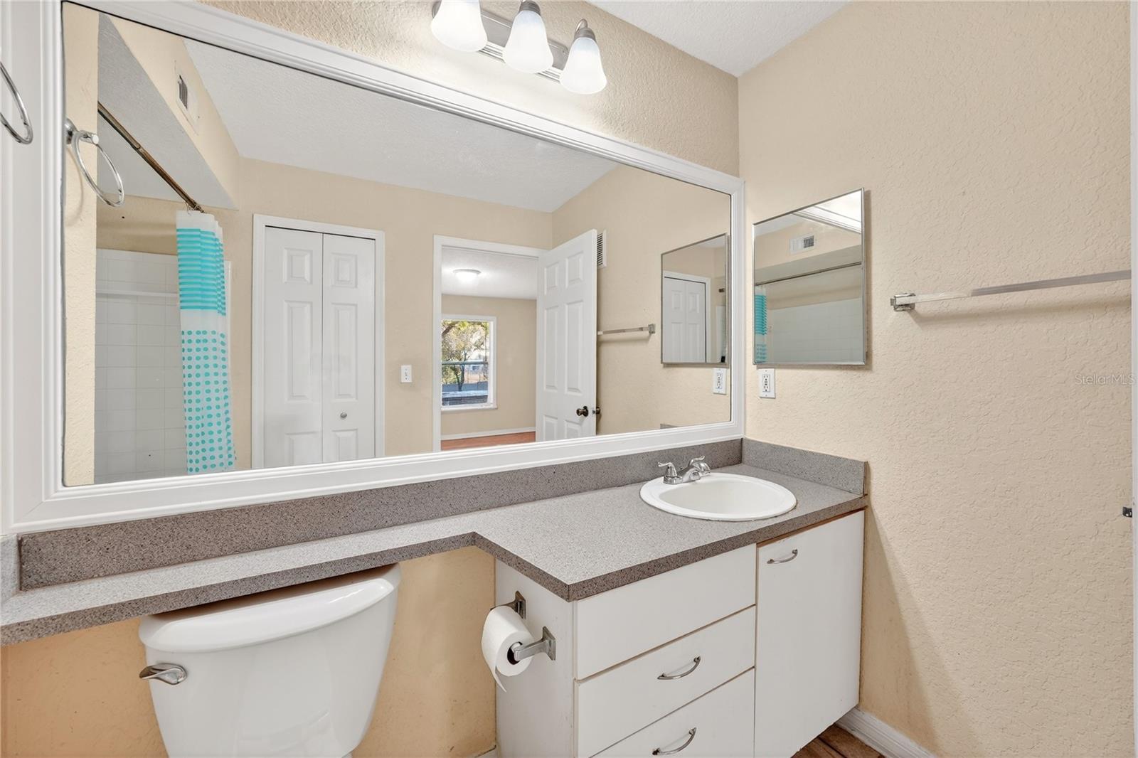 SANDLAKE PRIVATE RESIDENCES CONDO - Residential