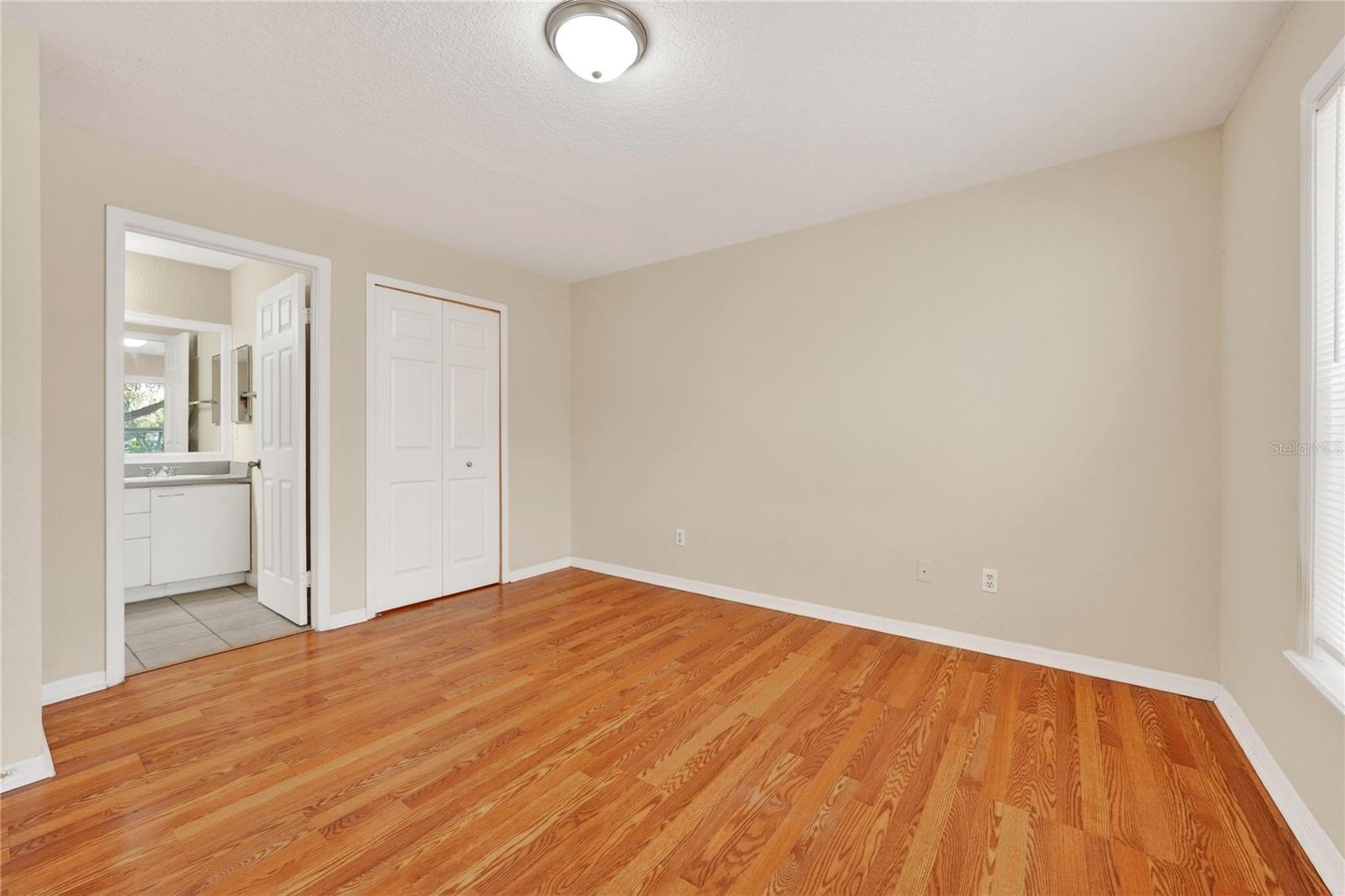 SANDLAKE PRIVATE RESIDENCES CONDO - Residential