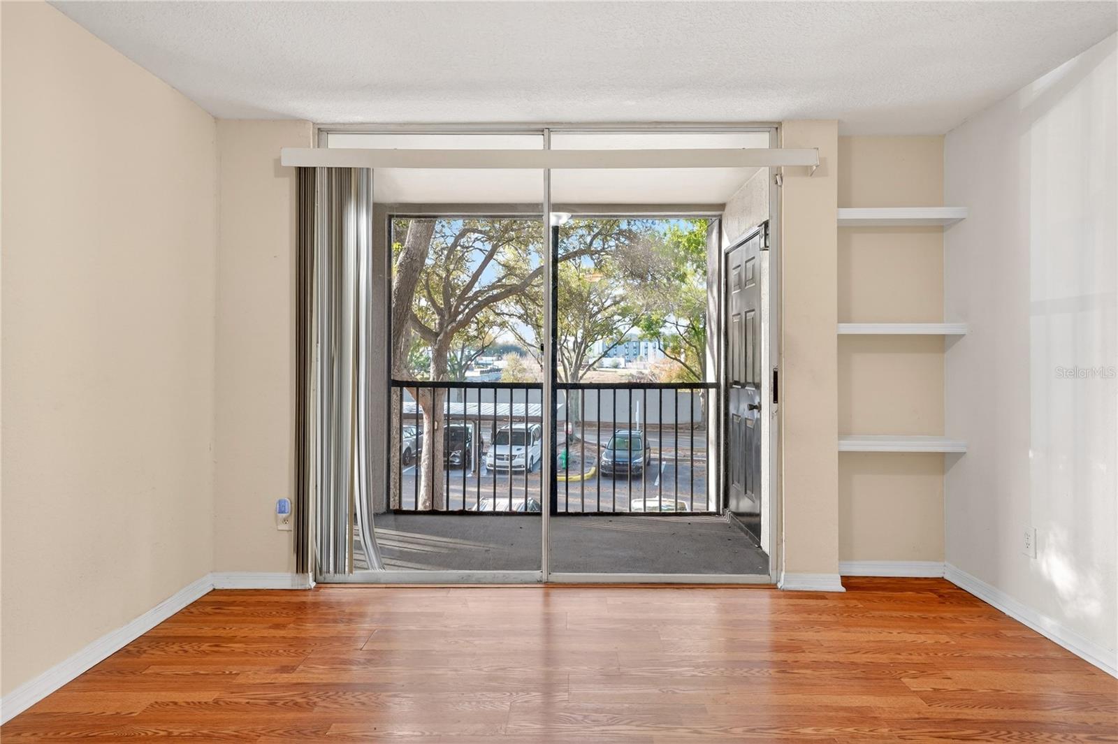 SANDLAKE PRIVATE RESIDENCES CONDO - Residential