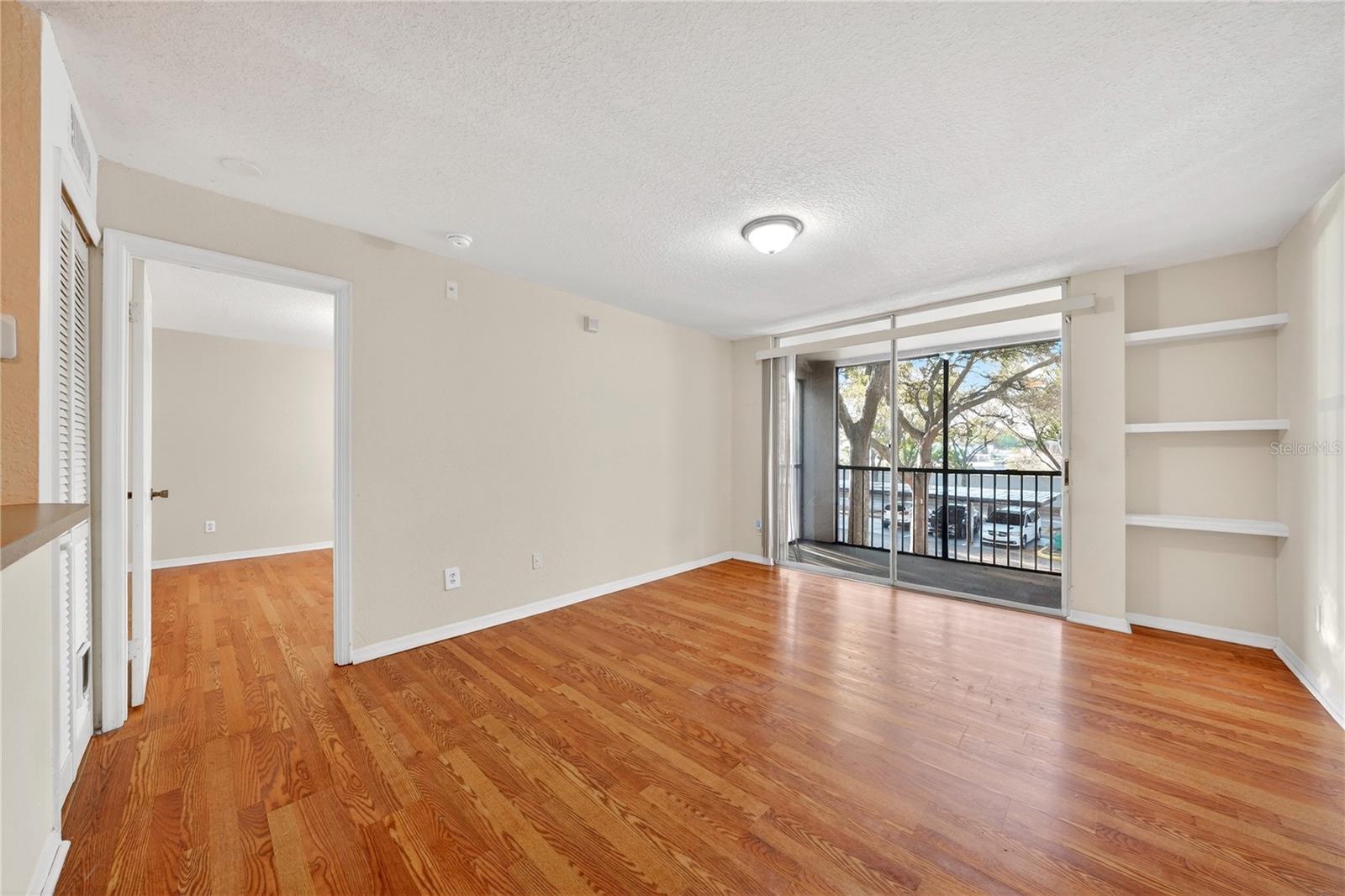 SANDLAKE PRIVATE RESIDENCES CONDO - Residential