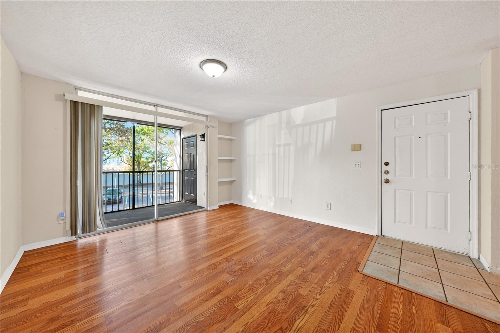 SANDLAKE PRIVATE RESIDENCES CONDO - Residential