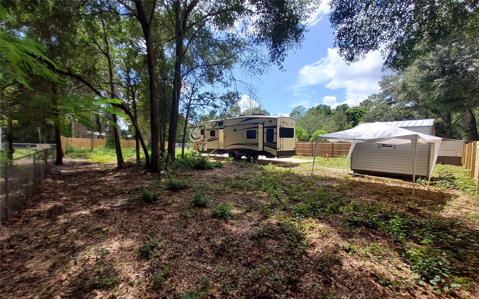 LAKE & FOREST CLUB - Land