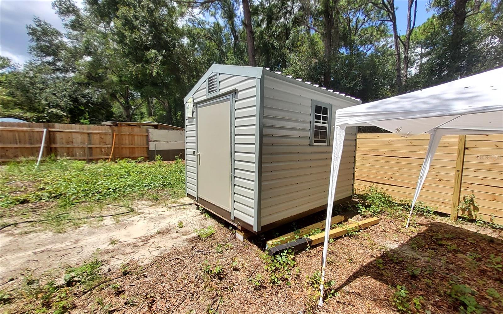 LAKE & FOREST CLUB - Land