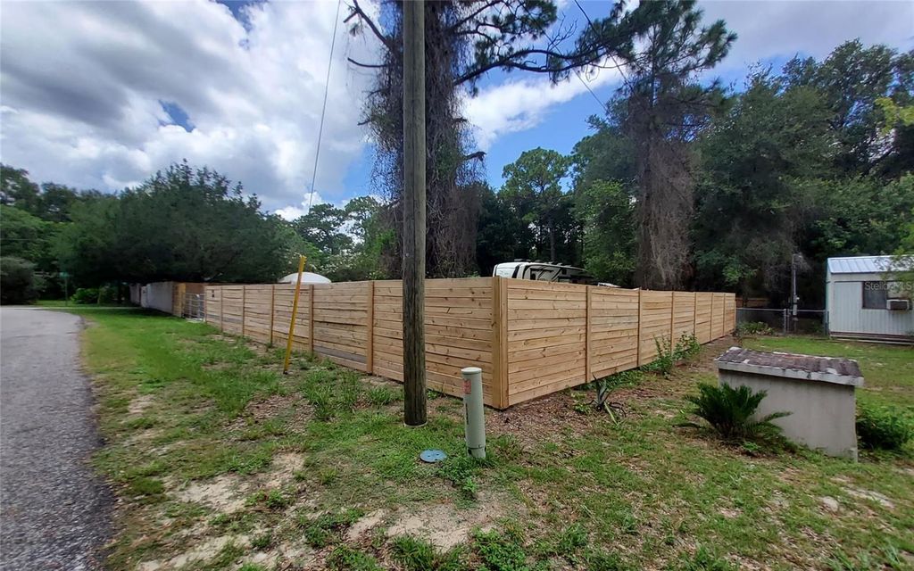 Photo of 16067 SE 13th Street, Ocklawaha, FL 32179 (MLS # O6337907)