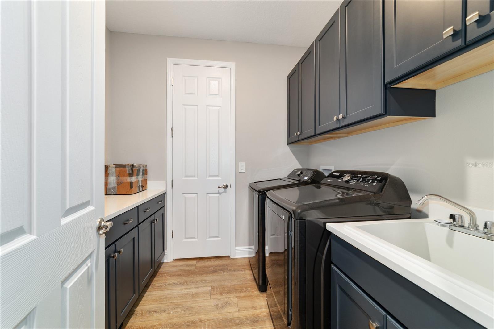 ON TOP OF THE WORLD - Residential