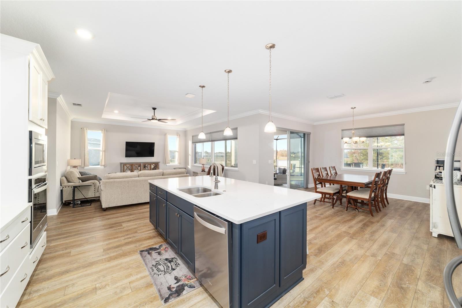 ON TOP OF THE WORLD - Residential