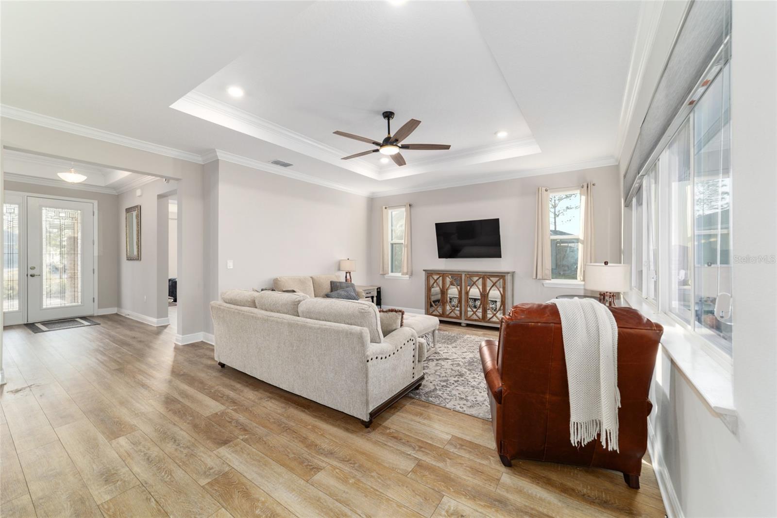 ON TOP OF THE WORLD - Residential