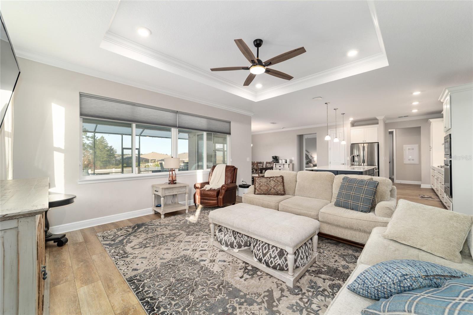 ON TOP OF THE WORLD - Residential