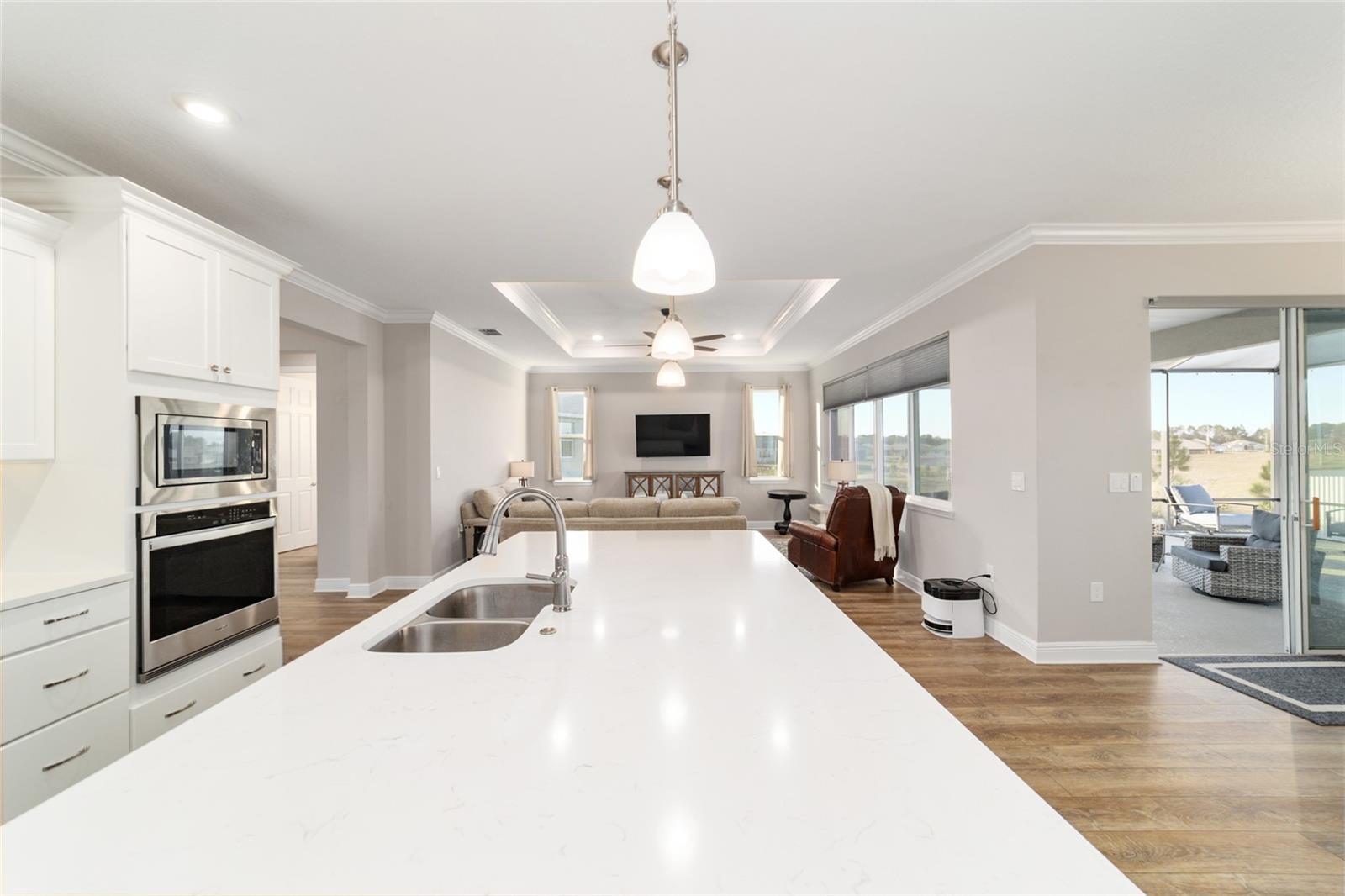 ON TOP OF THE WORLD - Residential