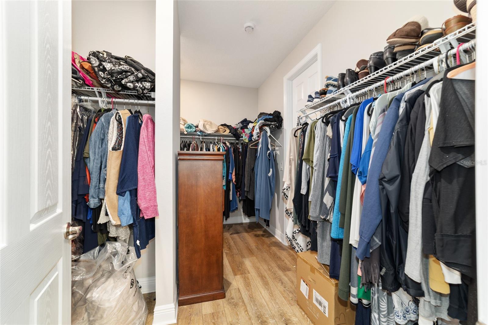 ON TOP OF THE WORLD - Residential