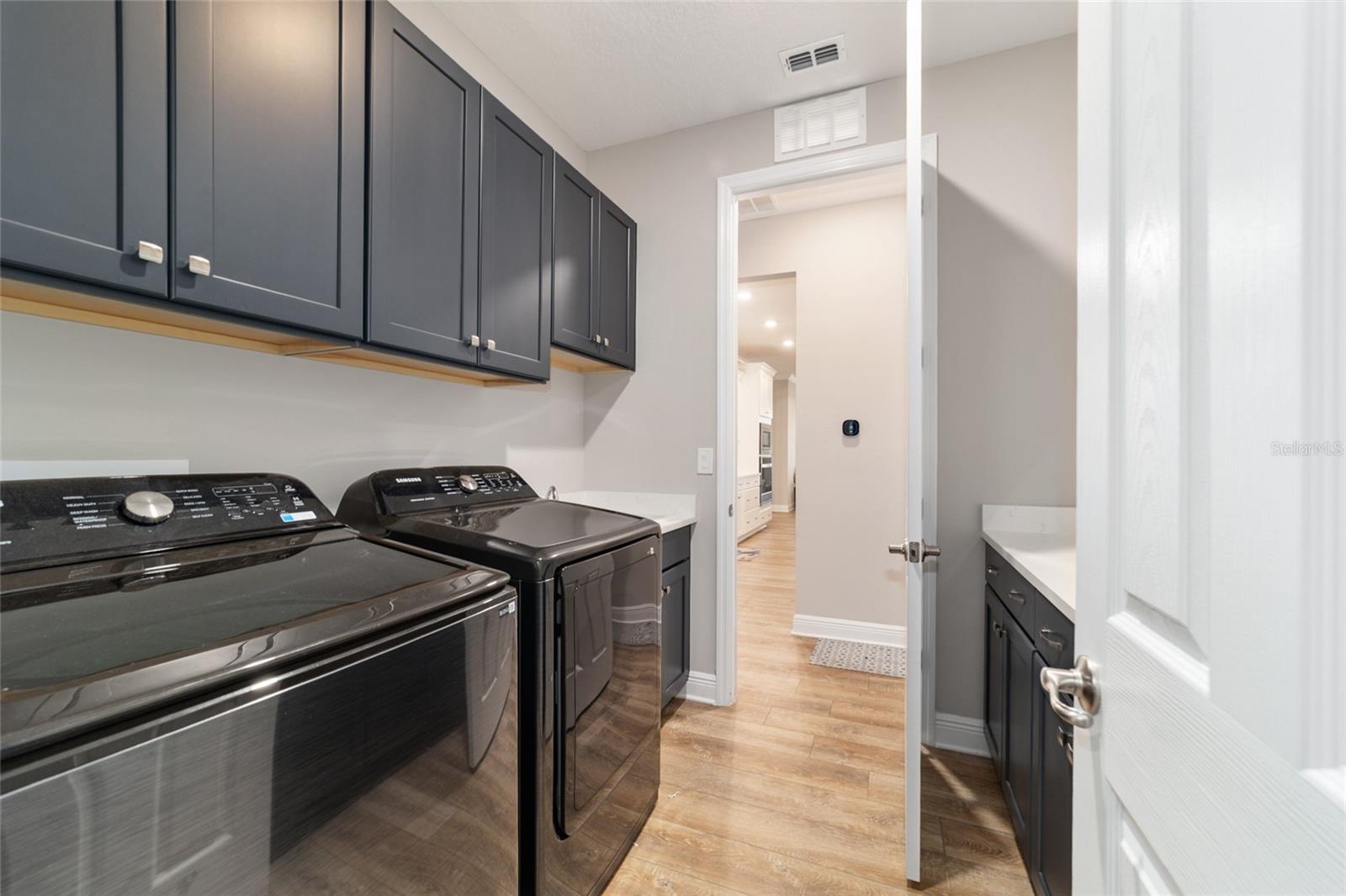 ON TOP OF THE WORLD - Residential