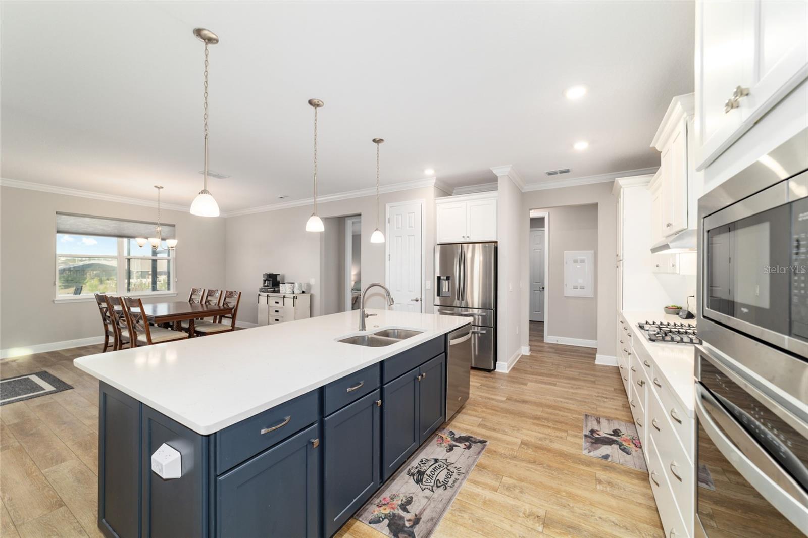 ON TOP OF THE WORLD - Residential