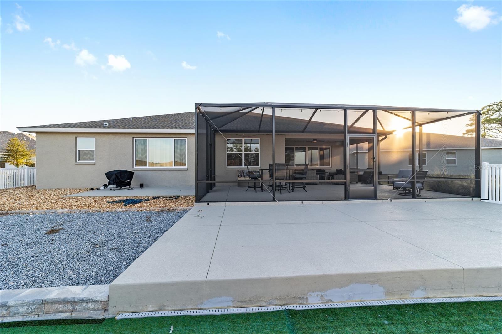 ON TOP OF THE WORLD - Residential