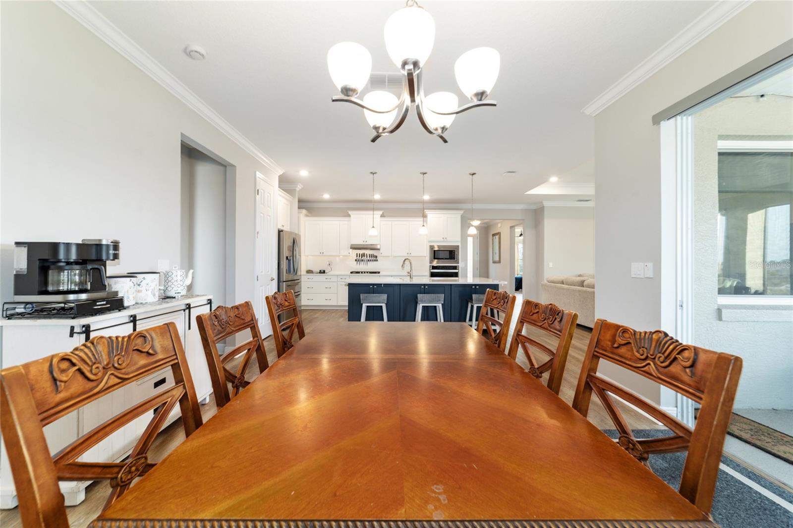 ON TOP OF THE WORLD - Residential