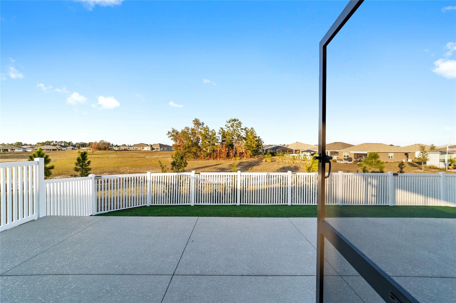 ON TOP OF THE WORLD - Residential