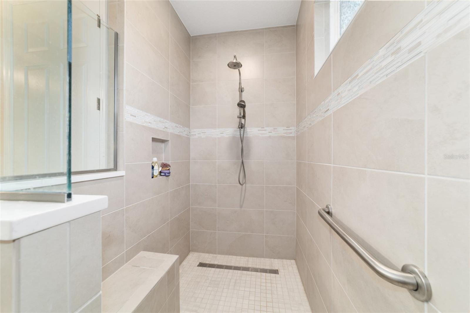 ON TOP OF THE WORLD - Residential