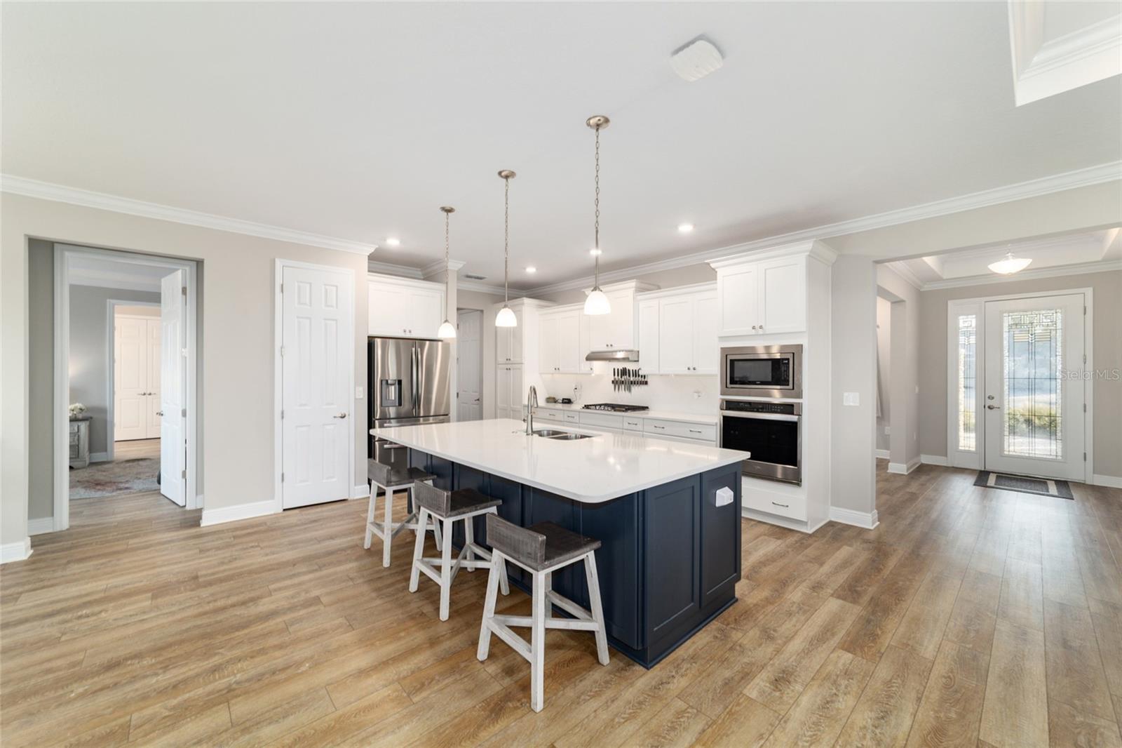 ON TOP OF THE WORLD - Residential