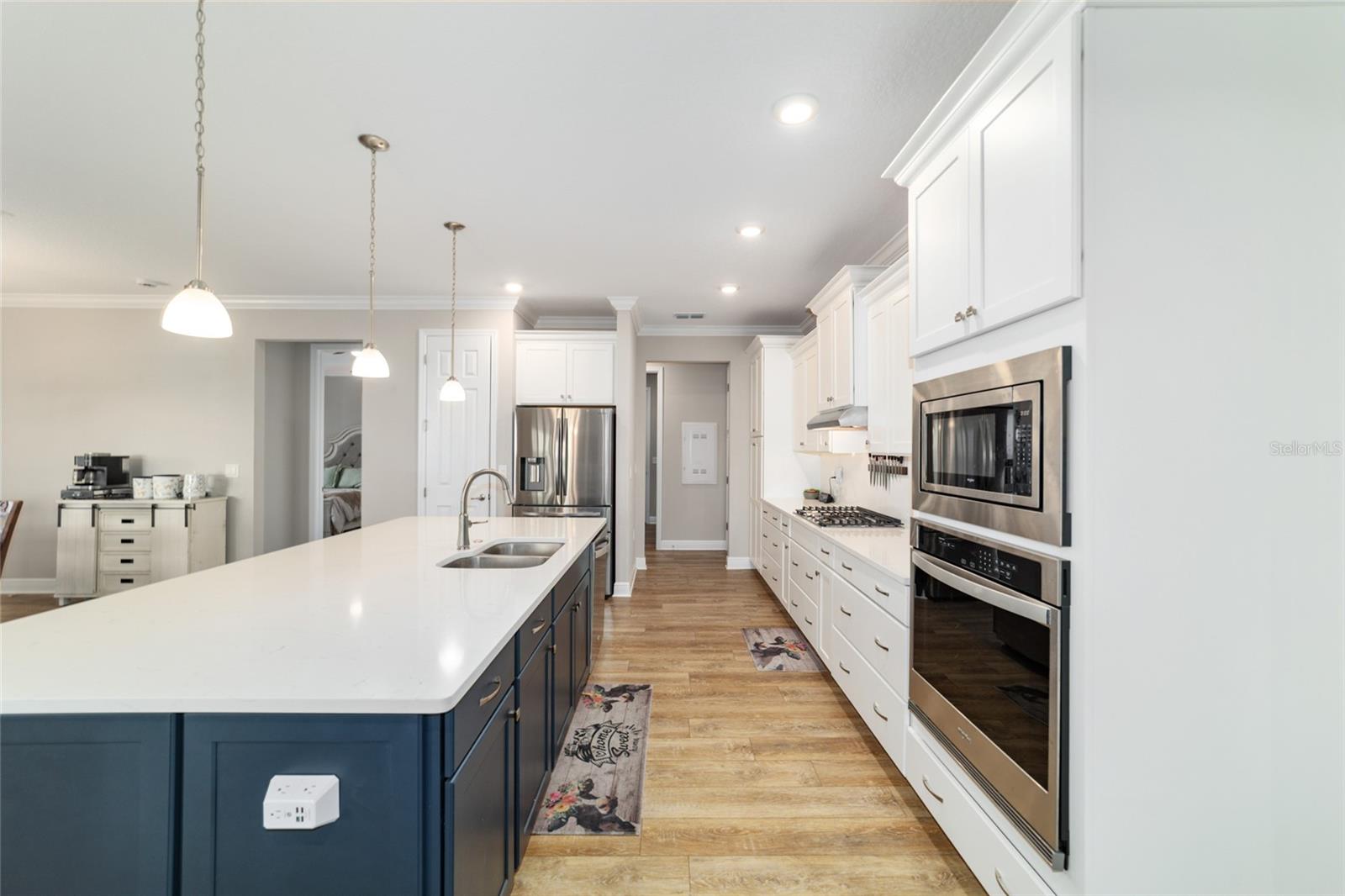 ON TOP OF THE WORLD - Residential