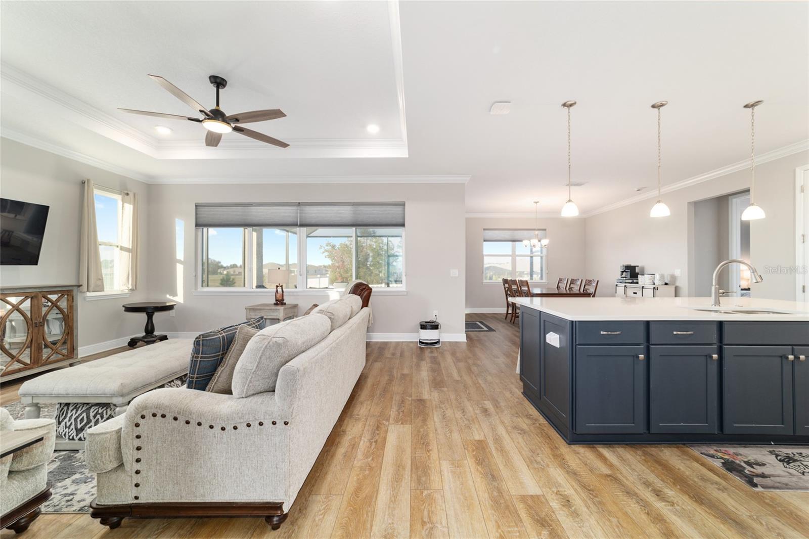 ON TOP OF THE WORLD - Residential