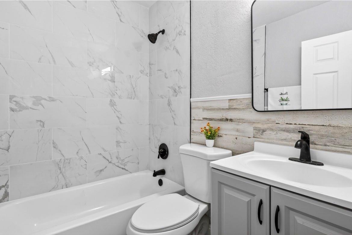 PINEHURST PARK - Residential