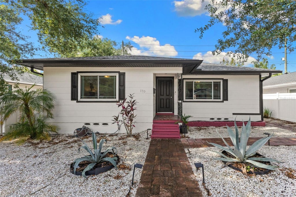Photo of 170 22nd Avenue N, St Petersburg, FL 33704 (MLS # TB8530980)