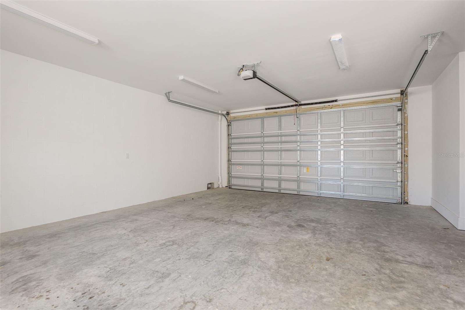 DUNEDIN CAUSEWAY CENTER - Residential